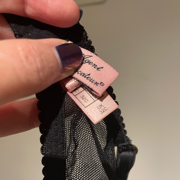 Black lace Agent Provocateur Bra with interwoven pink trim. size 32C - Picture 8 of 9